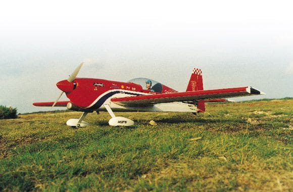 Graupner Extra 300S